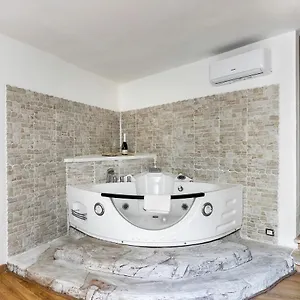 Lux Me - Jacuzzi&suites Trastevere Affittacamere